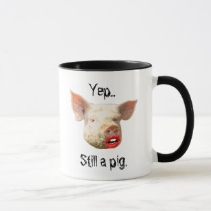 Lippenstift auf einem Schwein Tasse