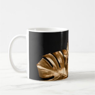 Lippenstift auf weißem Papier links. Kiss Kaffeetasse