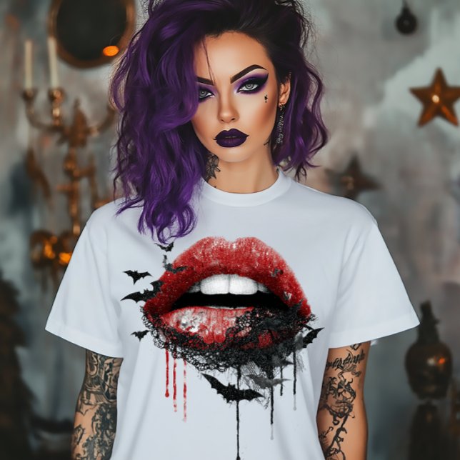 Lips with Black Lace and Bats T-Shirt (Von Creator hochgeladen)