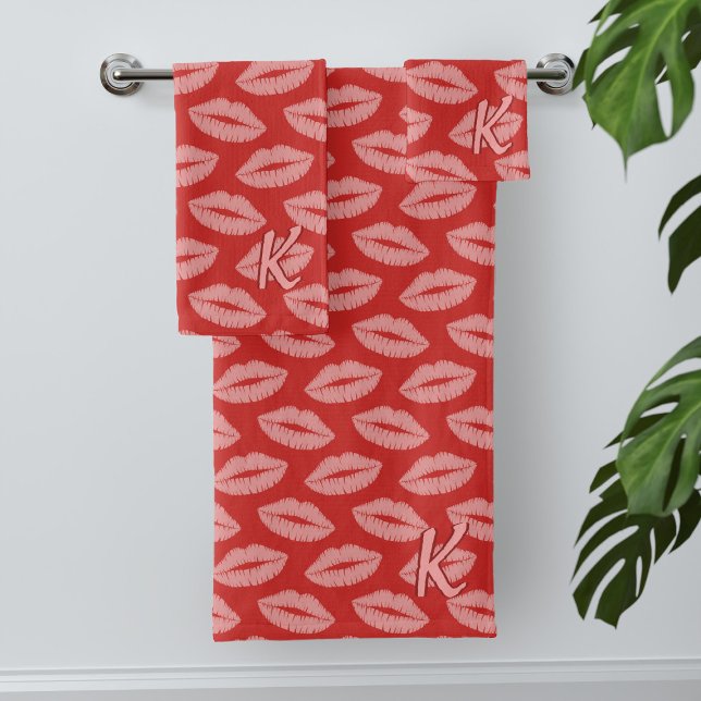 Lipstick Kiss Muster Rot und Rosa Badetücher Badhandtuch Set (Lots of lovely kisses on these bath towels. Add your initial! Perfect Valentine's Day gift)