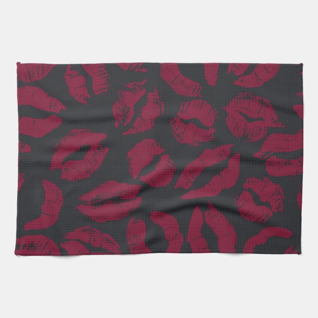 Lipstick Kisses: Dunkelrote Abdrücke Geschirrtuch (Horizontal)