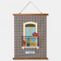 Lissaboner Hausfenster mit Pflanze und Fliesen