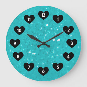 Lite Blue Glimmer mit der Uhr der Herzwand