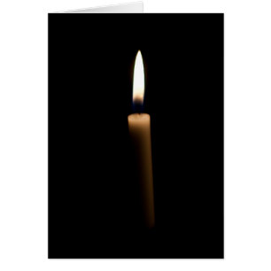 Litkerze in der Dunkelheit