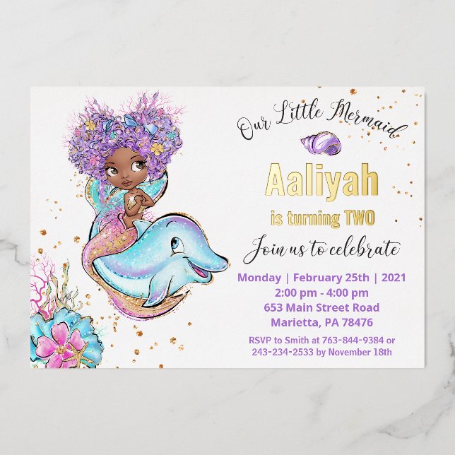 Little Afroamerican Mermaid Birthday Real Folieneinladung (Vorderseite)