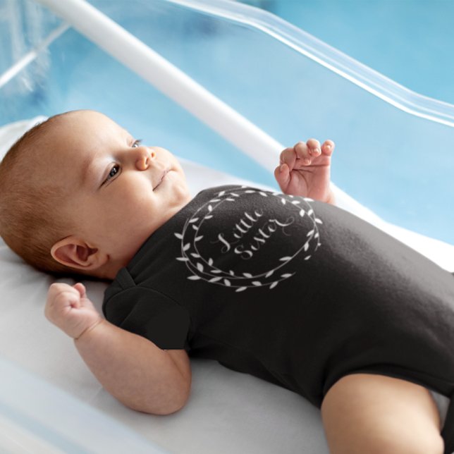 Little Black & White Leaf Wreath Baby Girl Strampler (Von Creator hochgeladen)