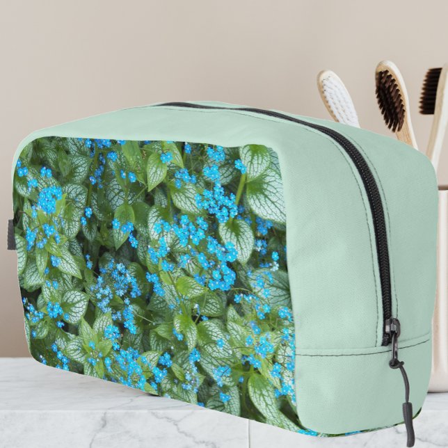 Little Blue Brunnera Blume Floral Waschbeutel (In Situ)