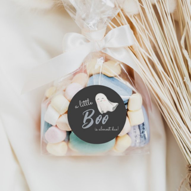 Little Boo Halloween Baby Dusche | Runder Aufkleber (Von Creator hochgeladen)