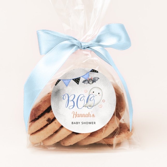 Little Boo ist fast Due Boy Baby Dusche Gefallen Runder Aufkleber (Von Creator hochgeladen)