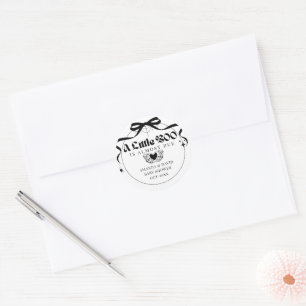 Little Boo Minimal Gothic Halloween Baby Shower Runder Aufkleber