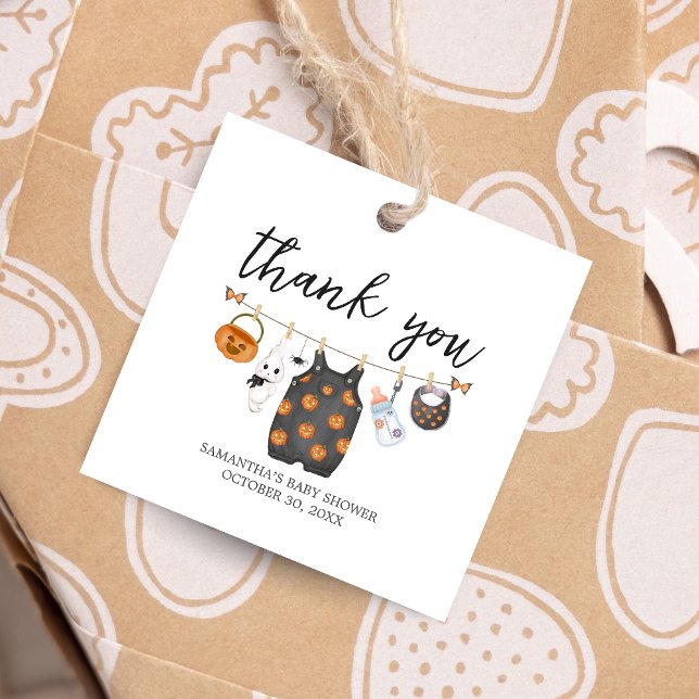 Little Boo Pumpkin Halloween Baby Shower Square Geschenkanhänger (Little Boo Pumpkin Clothesline Halloween Baby Shower Square Favor Tags)