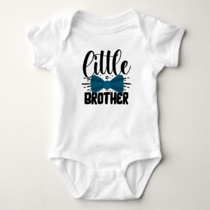 Little Bother Coming with Blue Bow Krawatte, Baby Strampler