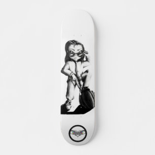 Little Brat cooles Kind schwarz-weiß zeichnend Skateboard