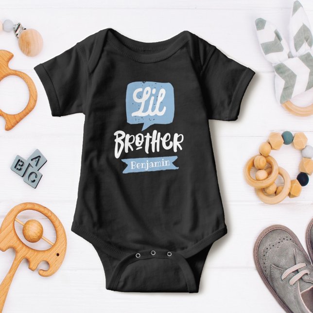 Little Brother Baby Announctions Name & Monogram Strampler (Von Creator hochgeladen)