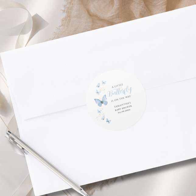 Little Butterfly Blue Boy Watercolor Babydusche Runder Aufkleber (Von Creator hochgeladen)