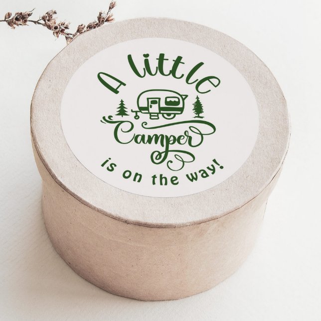 Little Camper ist auf dem Weg minimalistisch grün Runder Aufkleber (Von Creator hochgeladen)