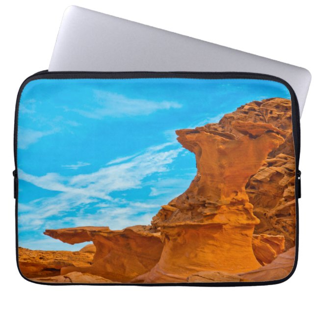 Little Finland Red Rock Skulpturen Laptopschutzhülle (Vorderseite)