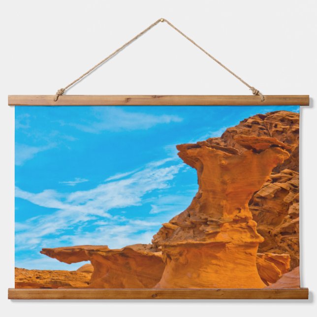 Little Finland Red Rock Skulpturen Wandteppich Mit Holzrahmen (Vorne)