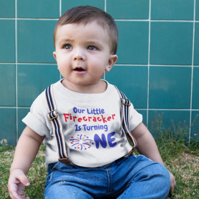 Little Firecracker 1st Birthday Baby T-Shirt (Von Creator hochgeladen)