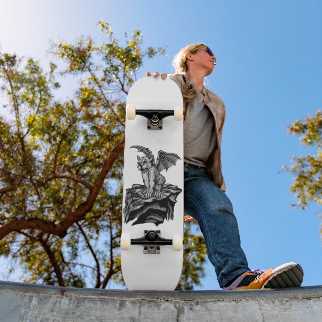Little Golem Gargoyle Skateboard (Außenbereich 1)