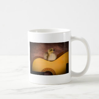 little goose on a guitar tasse