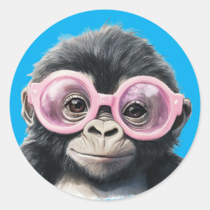 Little Gorilla mit rosa Brillen dunkelblauer Backg Runder Aufkleber
