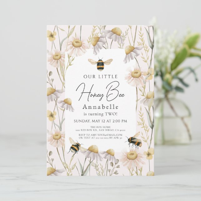 Little Honey Bee Chamomile Boho Pink Geburtstag Einladung (Stehend Vorderseite)