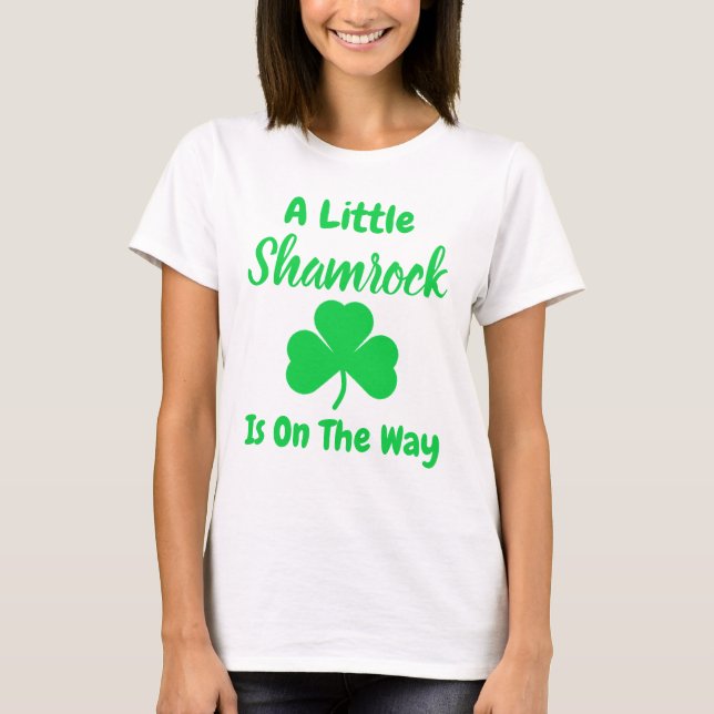 Little Kleeblatt St Patrick's Day Pregnancy T-Shirt (Vorderseite)
