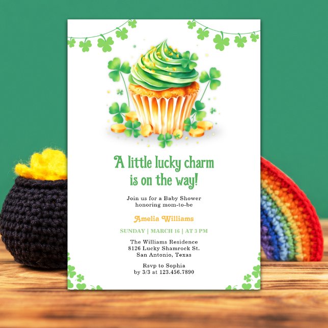 Little Lucky Charm Kleeblatt Cupcake Babydusche Einladung (St. Patrick's Day Baby Shower Invitation – Lucky Little Shamrock Theme for Mother-to-Be)