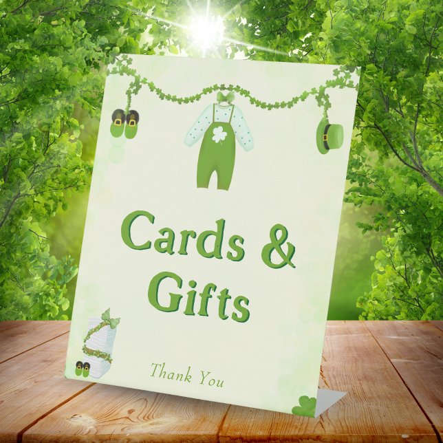 Little Lucky One Kleeblatt Baby Boy Cards & Gifts Sockelschild (Von Creator hochgeladen)