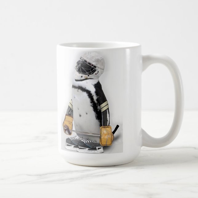 Little Penguin Wearing Hockey Gear Reisebecher (Rechts)