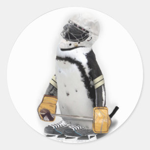 Little Penguin Wearing Hockey Gear Runder Aufkleber