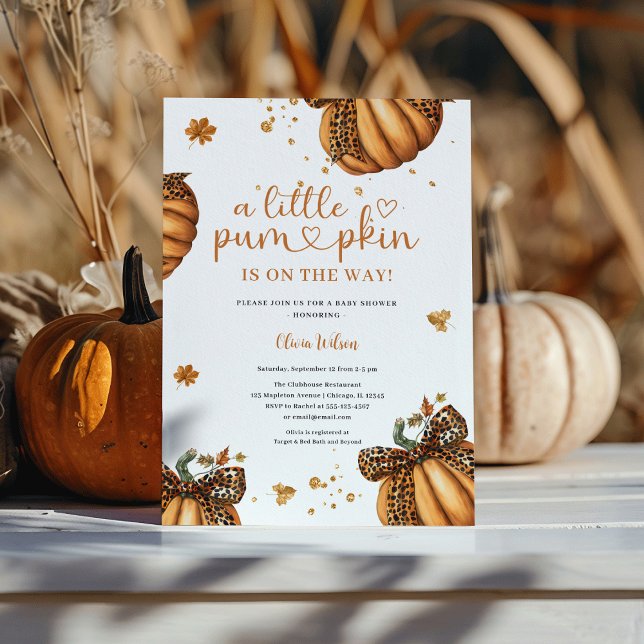 Little Pumpkin Fall Minimalistisch Retro Leopard B Einladung ( Little Pumpkin Fall Minimalist - Gender Neutral Autumn Retro Coquette Leopard Bow Baby Shower)