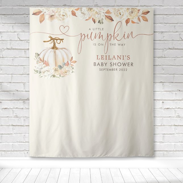 Little Pumpkin Rustic Baby Dusche Wandteppich (A little pumpkin is on the way with fall florals and a white pumpkin baby shower tapestry for photos)