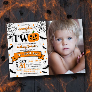 Little Pumpkin Turning Two Halloween 2. Geburtstag Einladung