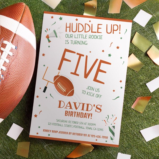 Little Rookie Huddle Up Brown Football Geburtstag Einladung (Von Creator hochgeladen)