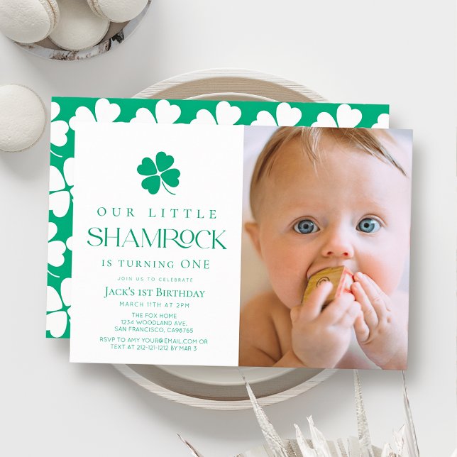 Little Shamrock Modern Boy Photo 1st Birthday Einladung (Von Creator hochgeladen)
