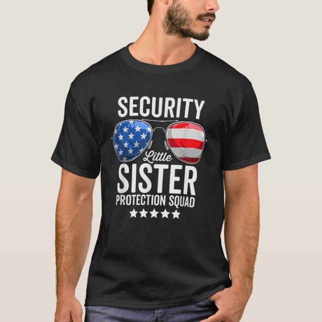 Little Sister Protection Squad Funny Big Brother S T-Shirt (Vorderseite)