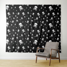 Littles White Pirates Skulls auf schwarzem Hinterg