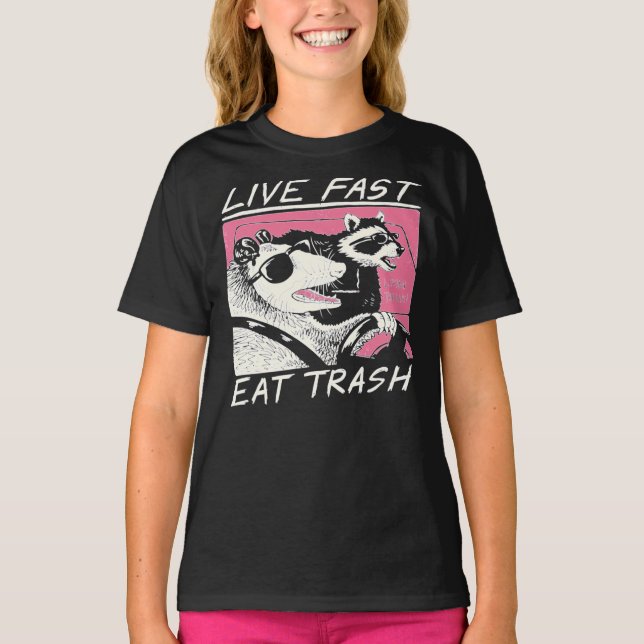 Live Fast! Eat Trash! Wesentlichen T-Shirt (Vorderseite)