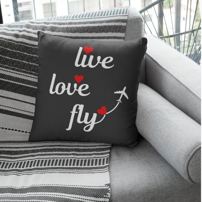 Live-Liebe Fly Typografie mit Flugzeug & Herz Kissen (Von Creator hochgeladen)
