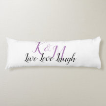 Live-Liebe lachen mit den Initialen des Paares