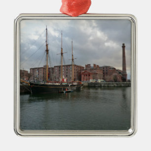 Liverpools Albert-Dock Ornament Aus Metall