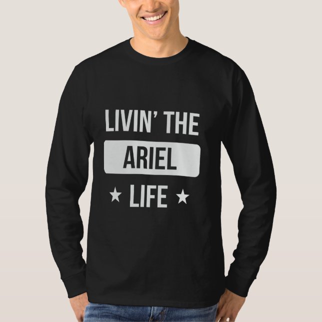 Livin' The Ariel Life Family Reunion Squad First L T-Shirt (Vorderseite)