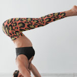 Living Coral Peach Color of 2019 Gold Leopard Leggings<br><div class="desc">Dieses Design wurde durch digitale Kunst erstellt und kann personalisiert werden, indem Sie auf die Schaltfläche Anpassen klicken und Text, Bilder oder Bilder hinzufügen, um sie anzupassen. Kontaktieren Sie mich unter colorflowcreations@gmail.com , wenn Sie dieses Design für ein anderes Produkt haben möchten. Kaufen Sie meine originale abstrakte Acrylmalerei zum Verkauf...</div>