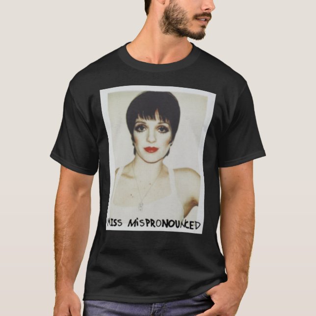 Liza mit einem Z-klassischen T - Shirt (Vorderseite)