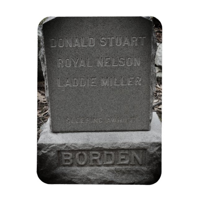 Lizzie Borden Dog Headstone - "Sleeping Awhile" Magnet (Vertikal)