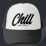 LKW-Hut für GRILLEN und Grill, lustig und lustig Truckerkappe<br><div class="desc">Kalt und grill lustige GRILLEN Party LKW Hut. Individuelle schwarz-weiße Baseballkappe für Sommer, Strand, lässige Kleidung, Sport, Reisen, Golf und vieles mehr. Stilvolles Handschriftendesign für Damen und Herren. Erhältlich auch in anderen coolen Farben. Fügen Sie optional Ihren eigenen humorvollen Text hinzu. Spaß Geburtstagsgeschenk Idee für Vater, Ehemann, Freund, Koch, Koch,...</div>