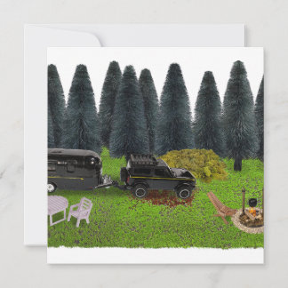 LKW mit Camper im Woods Cleared Camping Spo Einladung