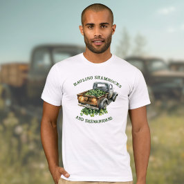 LKW mit Shamrocks und Schabernack auf dem Land T-Shirt